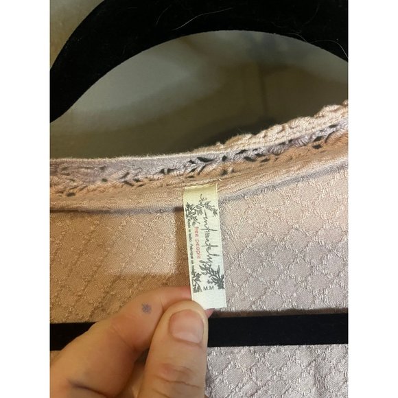 Free people crocheted romper blush pink size medium - Picture 2 of 4